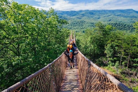 Zipline in cima alla montagna 2 ore di attività