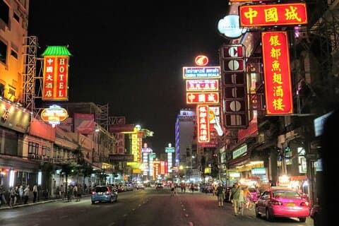 Tour guidato notturno della Chinatown di Bangkok