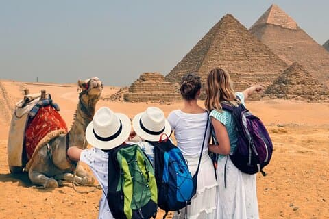 Excursão guiada privada de dia inteiro ao Cairo da cidade de Hurghada
