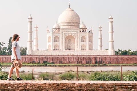 2-daagse privé Taj Mahal Sunrise Tour vanuit Mumbai met retourvluchten