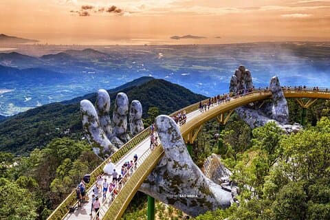 ダナン：バ ナ ヒルズとゴールデン ブリッジの小グループ ツアー