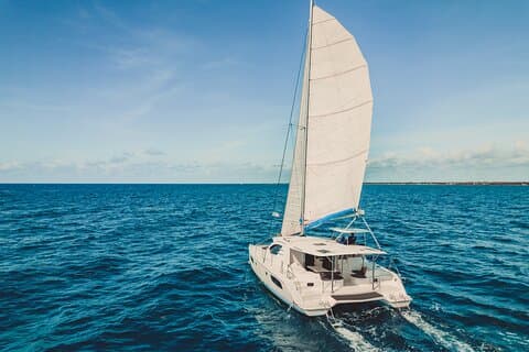 5H Privé 44' Catamaran All-Inclusive - Tulum & Playa del Carmen