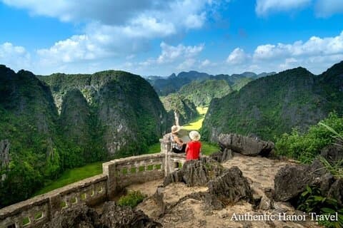 Lille gruppe og heldags Hoa Lu Tam Coc Mua Cave Tour (fuld inklusion)