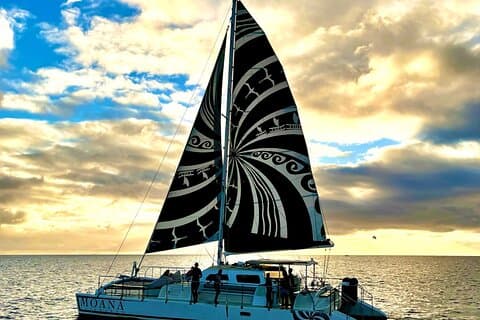 Waikiki Sunset Cocktail Voile sur le catamaran Moana