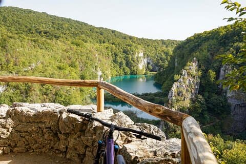 E-cykeltur Plitvice Big Waterfall Viewpoints & Tito's Villa