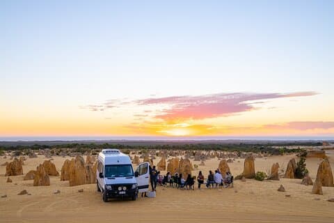 Pinnacles Desert Sunset Dinner og Stargazing Tour