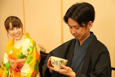 Pratiquer le zen à travers la cérémonie du thé japonaise