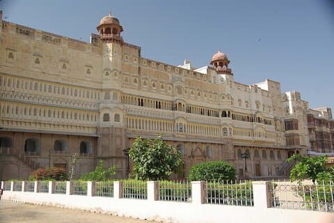 Besuchen Sie das Junagarh Fort und den Karni Mata Tempel mit Jodhpur Drop von Bikaner