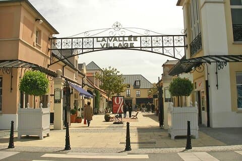 Crociera sulla Senna con shopping al Vallée Village e Saint Germain des pres-8 ore