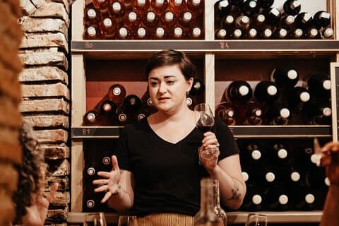 Explore os bares de vinho de Toulouse com um especialista em vinhos local