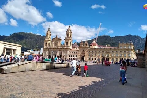 Bogotá City Tour: Komplet 5-timers Candelaria og Monserrate