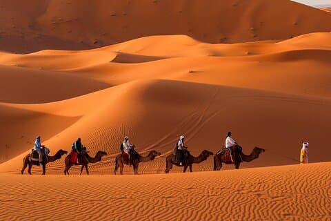 2-Day Luxury Sahara Tour: Fes to Marrakech or Fes