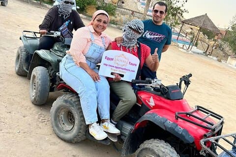 Private Tour zu den Pyramiden von Gizeh, Kamelritt, ATV Quad Bike & Shopping Tour.