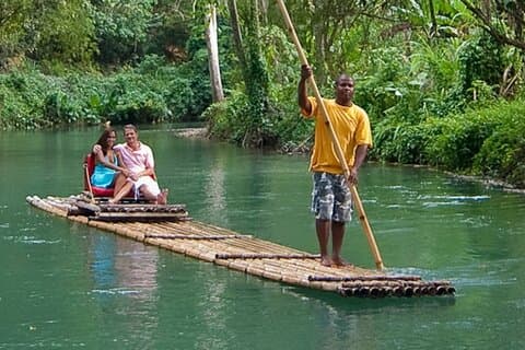 Martha Brae Rafting de Montego Bay avec transport privé