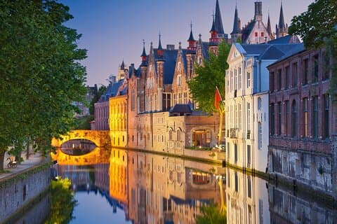 Ganztägige private Tour von Amsterdam nach Brügge mit Hotelabholung