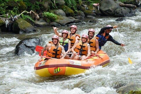 Avventura privata di rafting in acque bianche a Bali