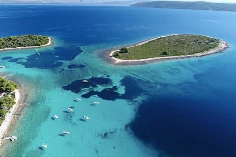 Private Full-Day Boat Tour to Trogir, Blue Lagoon & Šolta Island