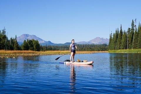 Paddleboard voor kleine groepen en Happy Hour in Cascade Lakes