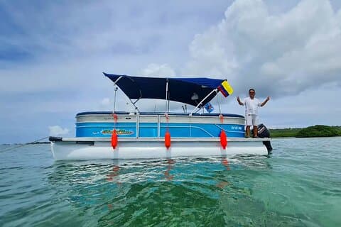 Full Day Private Pontoon Tour Around San Andrés Island