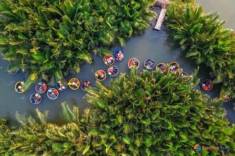 Hoi An basket boat tour with seafood lunch at fishing family