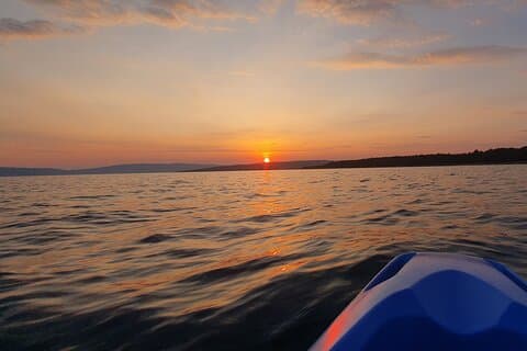 Halbtägiges geführtes Kajak-Sonnenuntergangserlebnis auf der Insel Krk