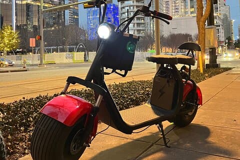 ダラスでのファットタイヤスクーターの1時間レンタル