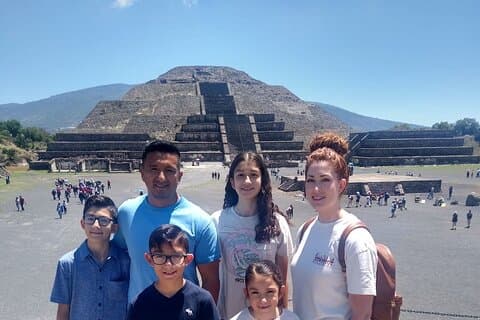 El mejor Tour Privado, Pirámides de Teotihuacán y Basílica. !