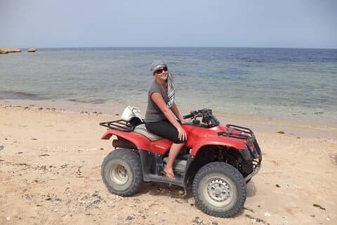 Tour di 2 ore in ATV nel deserto della baia di Makadi in Egitto