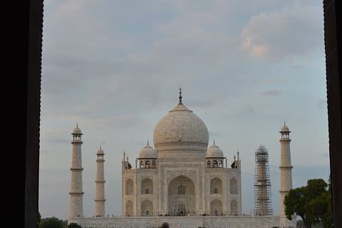 Recorrido en tren exprés de Agra al Taj Mahal el mismo día desde Delhi