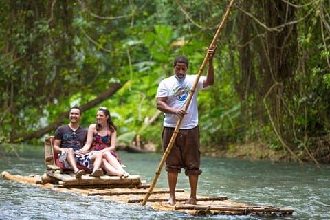 Rafting Martha Brae River avec Massage au Calcaire Falmouth Jamaïque