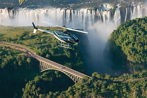 Helikoptervlucht van 12–15 minuten boven Victoria Falls