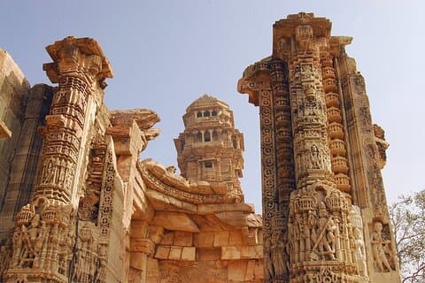 Udaipur to Jaipur via Visiting Chittorgarh Fort guide tour