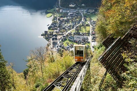 Private guided tour from Vienna to Hallstatt with Skywalk & Salt Mine Experience