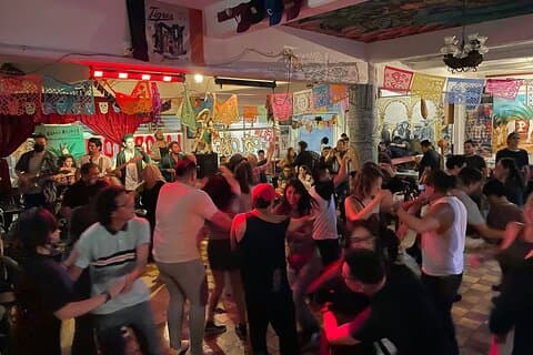 メキシコシティのパブ巡り：本物のチランゴナイト