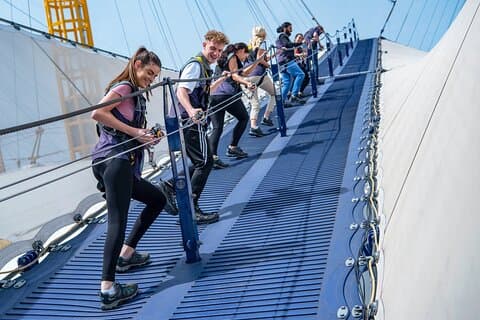 Up at The O2 : Tagesklettern mit Führung mit Panoramablick