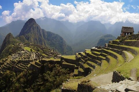 Machu Picchu 2 Days: (Relaxing Train Experience + 1 Hotel Night)