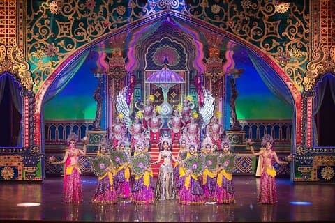 Alcazar Cabaret Show Pattaya V.I.P-billett