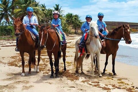 Passeio a cavalo pela praia