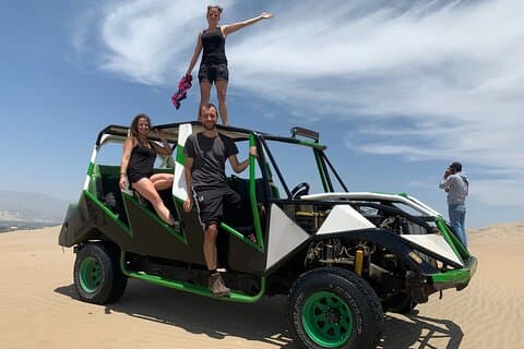 Visite privée des îles Ballestas, Ica et Huacachina, y compris le sandboard