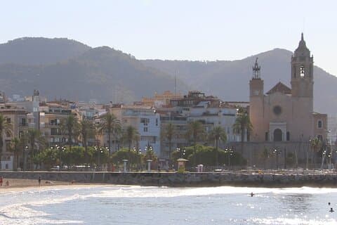 Van een Romeins dorp tot een vakantieoord: een zelfgeleide wandeling door Sitges