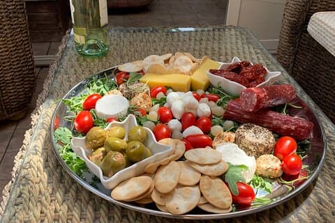 Tour de Malta (motorista particular), incluindo prato de almoço e vinho no campo