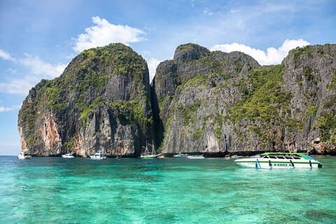 カオ ラックからのスピード ボートでの終日ピピ島