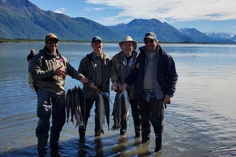 Alasca dia inteiro de pesca de salmão com transporte