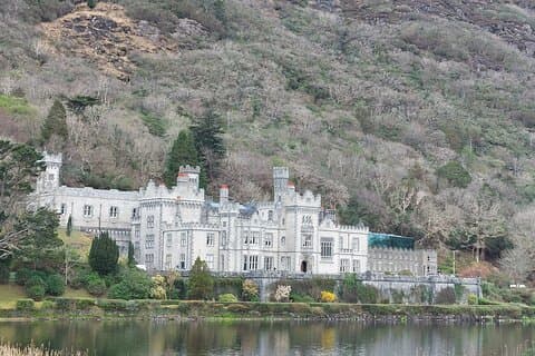 ゴールウェイ発カイルモア修道院、コネマラ、スカイロードプライベートツアー