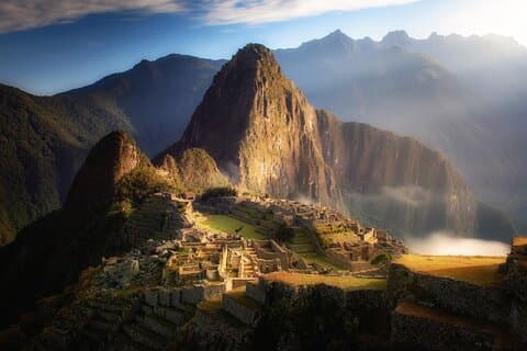 2-day tour: Sacred Valley and Machu Picchu by panoramic 360 train