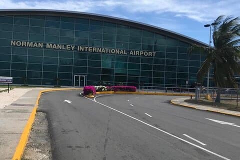 Kingston Roundtrip Airport Taxi Transfer to RIU Ocho Rios & Moon Palace Hotels