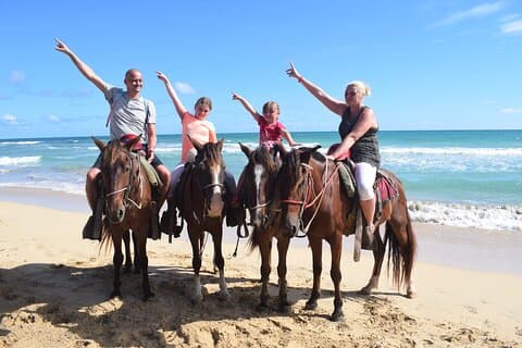 Ridtur på stränderna i Punta Cana