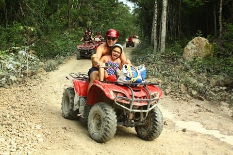 Tulum Ruïnes Tour + ATV's-Cenote-Ziplining + Lunch