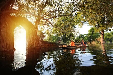 Bateau au coucher du soleil d'Ayutthaya et temples de l'UNESCO : visite privée multilingue au départ de Bangkok