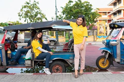 Tuk Tuk tour in the iconic of Bangkok